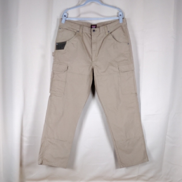 Wrangler Men's Ranger Workwear Outdoor Casual Beige Tan Cargo Utility Pants - Picture 1 of 11